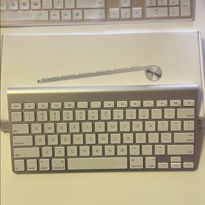 Apple Wireless Keyboard A1314